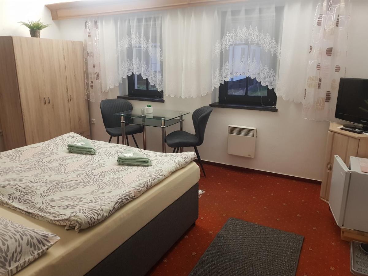 U Kralovny Dagmar Hotel Karlštejn Екстериор снимка
